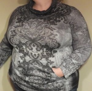 Size 1X World Unity Woman Sweater With Pocket